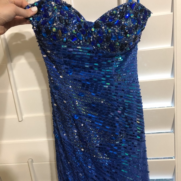 Jovani Royal Blue Sequence SZ 6 Formal  Dress - Picture 3 of 7